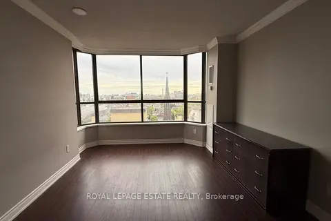 280 Simcoe Street Ph3