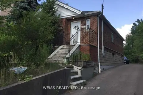 2925 Bathurst Street
