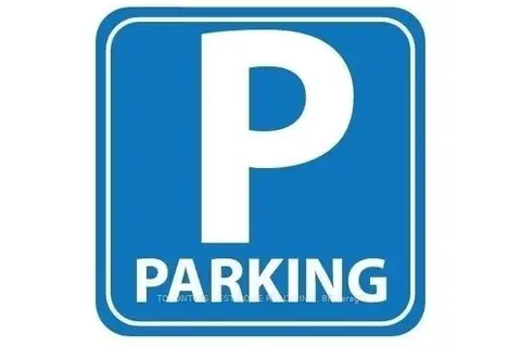 422 Lake Shore Boulevard W Parking