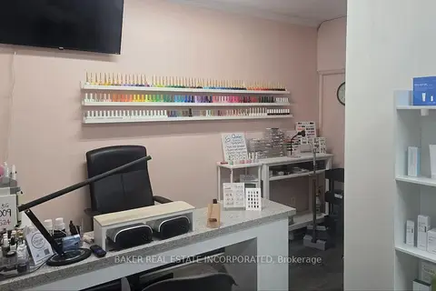 620 Bloor Street W 2nd Floor