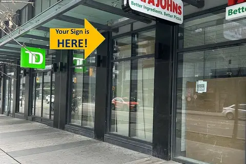 200 Dundas Street E B2