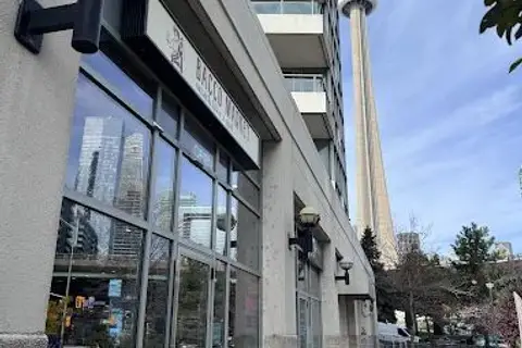 228 Queens Quay W 8