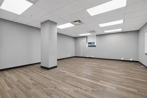 685 Sheppard Avenue E G01