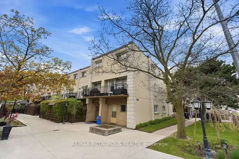 5877 Bathurst Street 205