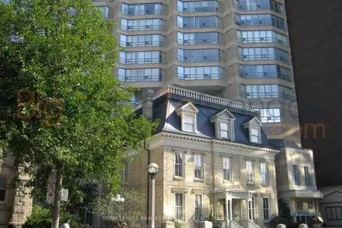 71 Simcoe Street 1503
