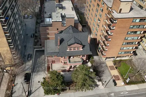 212 St. George Street 106