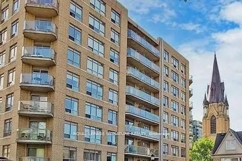 140 Bathurst Street 207