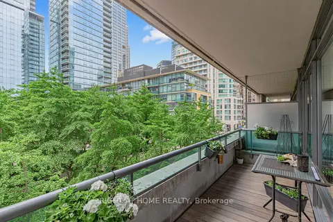 18 Yorkville Avenue 305