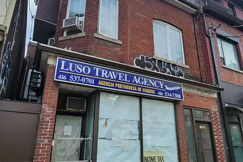 1155 Dundas Street W Main