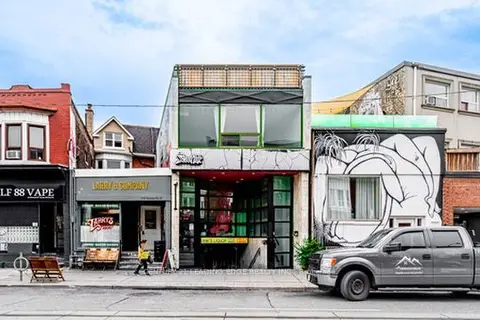 1415 Dundas Street W
