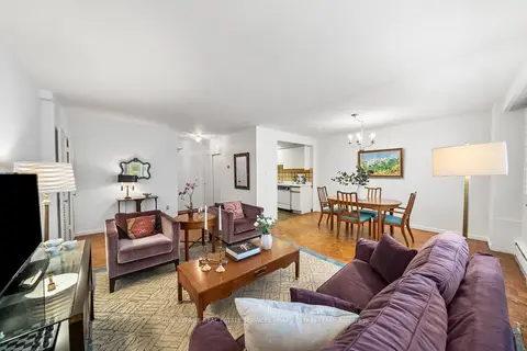 581 Avenue Road 204