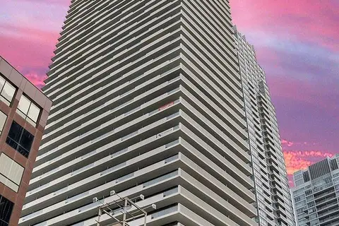 2221 Yonge Street 3402