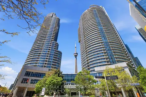 208 Queens Quay W 2011