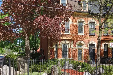 33 Rose Avenue