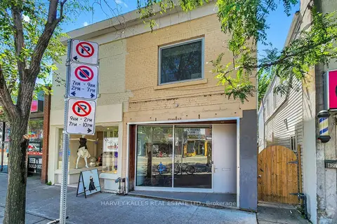 819 Dundas Street W