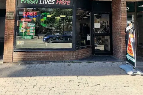 744 King Street W