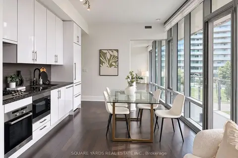 39 Queens Quay E 302