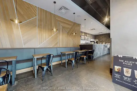 382 Yonge Street 1