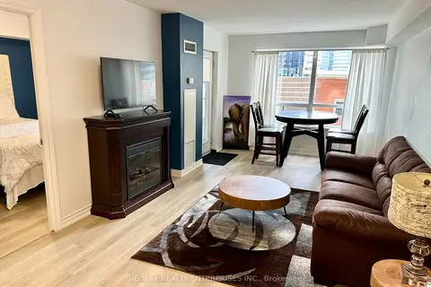 250 Wellington Street W 436