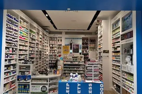 1 Dundas Street E D103