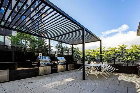 30 Tretti Way 720