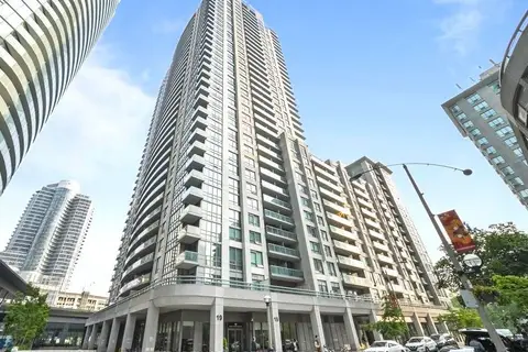19 Grand Trunk Crescent 907