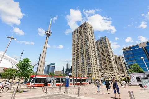 270 Queens Quay W 2903