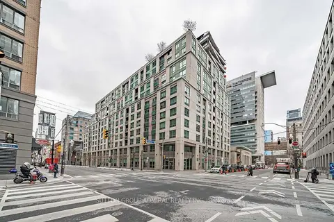 168 Simcoe Street 722