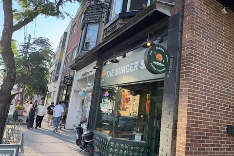 960 Queen Street W