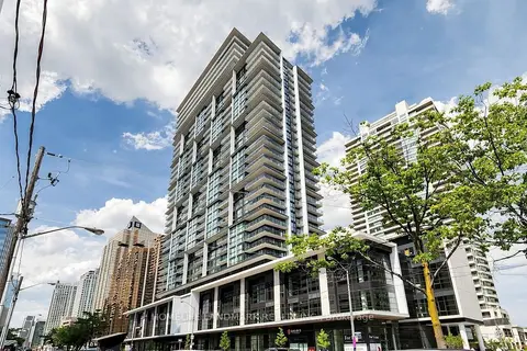 4955 yonge Street 818