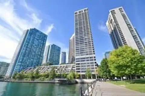 65 Harbour Square 3305