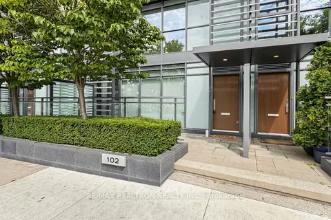102 Fort York Boulevard
