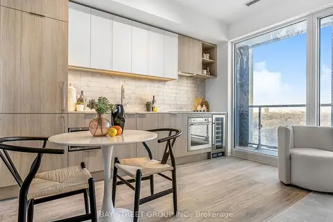 2020 Bathurst Street 1812