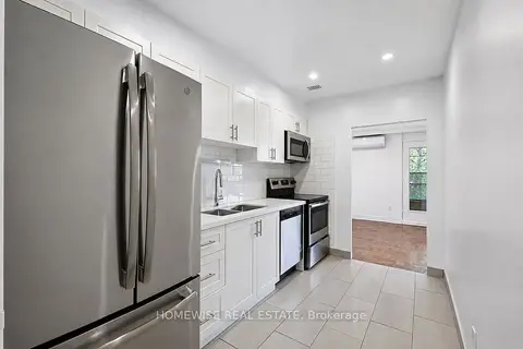 2500 Bathurst Street 401