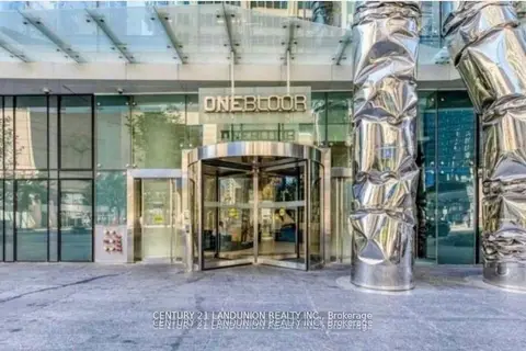 1 Bloor Street E 2612