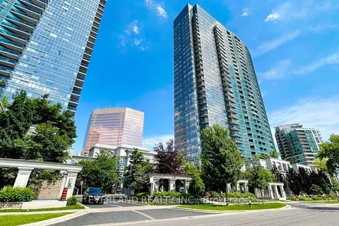 15 Greenview Avenue 707