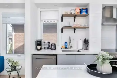 525 Ossington Avenue 2nd Floor