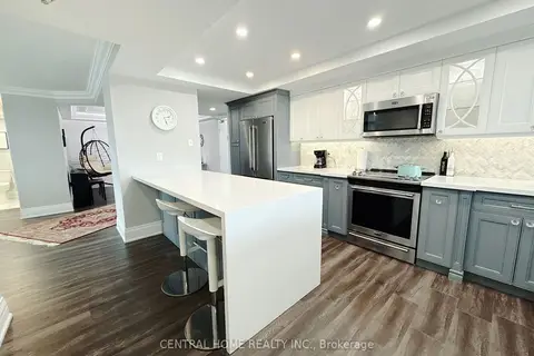 55 Skymark Drive 2703