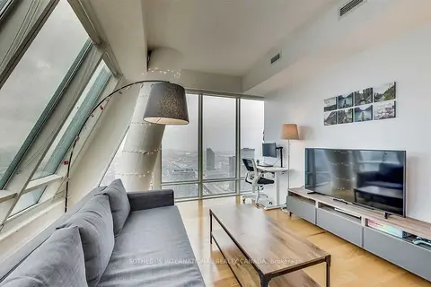 8 The Esplanade 5505