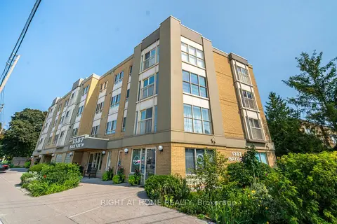 1387 Bayview Avenue 306