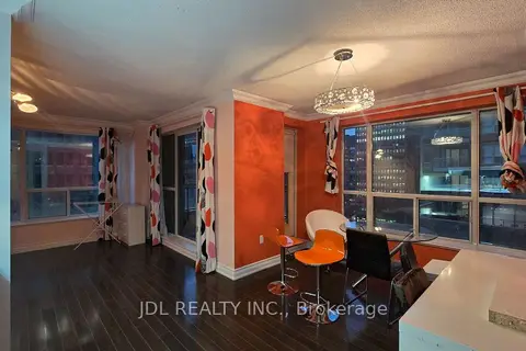 889 Bay Street 1206