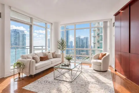 381 Front Street W 3011
