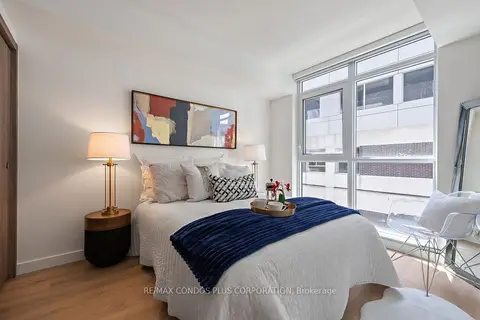 38 Widmer Street 810