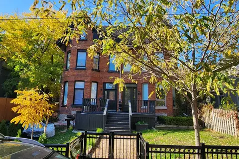 298 Seaton Street