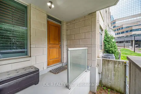 761 Bay Street TH07