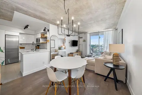 1369 Bloor Street W 1402