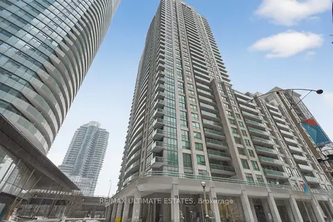 19 Grand Trunk Crescent 2205