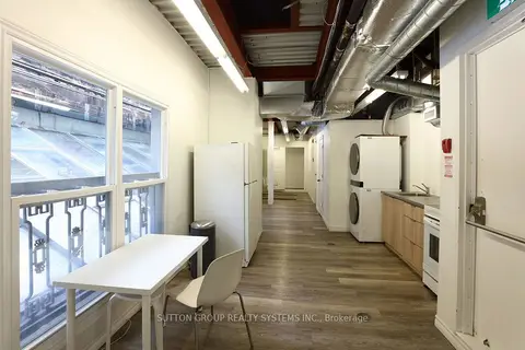 328-330 Queen Street W 2nd Floor