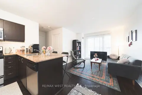 27 Rean Drive 524