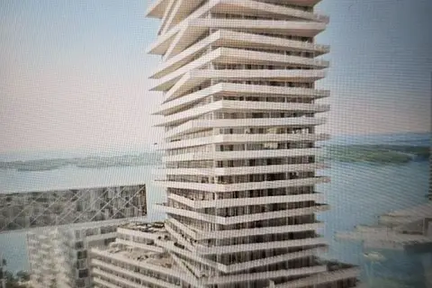 15 Queens Quay E 2210